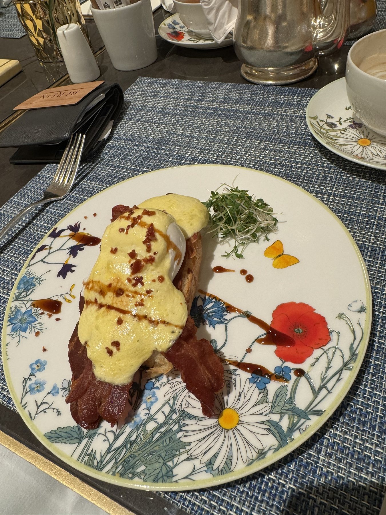 Eggs Benedict, Hotel Adlon Kempinski